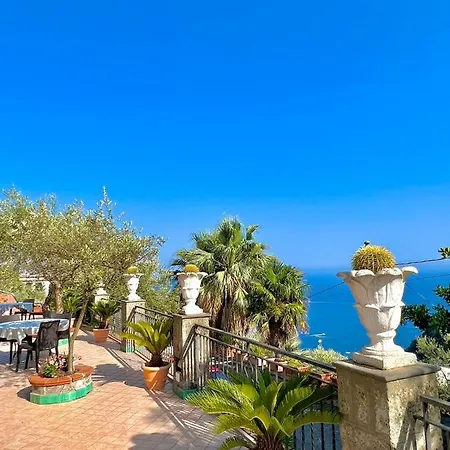 Aparthotel Azzurro 2*