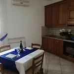 Azzurro アパートホテル