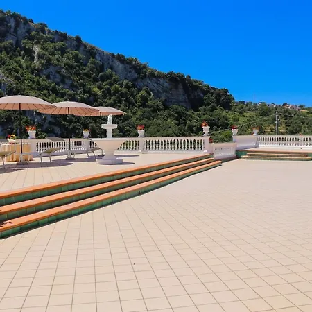 Azzurro Aparthotel