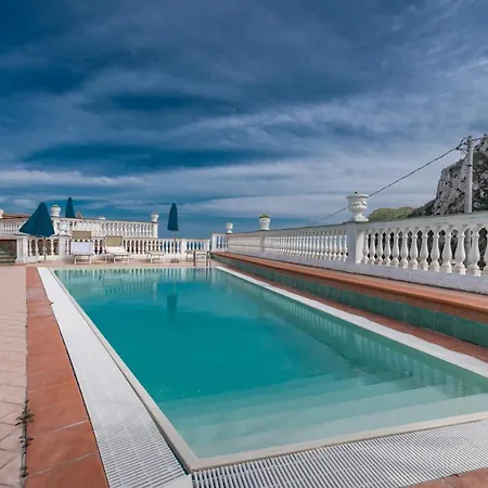 Aparthotel Azzurro 2*
